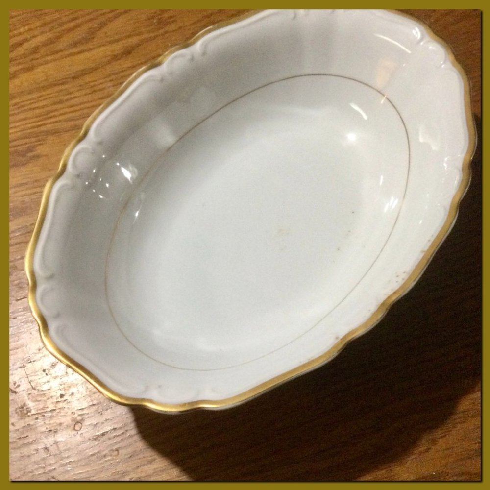 Vtg Oval Vegetable Bowl, 10"